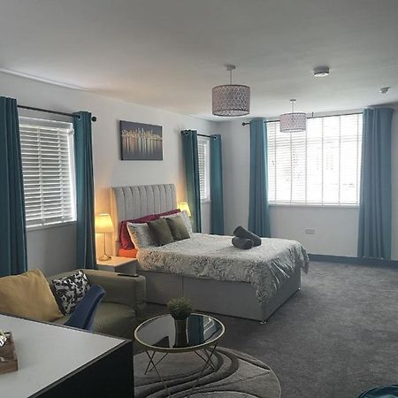 Entire Brand New Serviced Apartment In Moseley Бирмингем Экстерьер фото